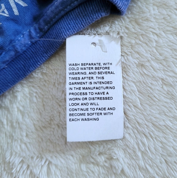 Van Halen🎶 "Tour of N. America World🌎 Vacation Tour 1979" Graphic Tee👕 - NWT - Picture 6 of 10